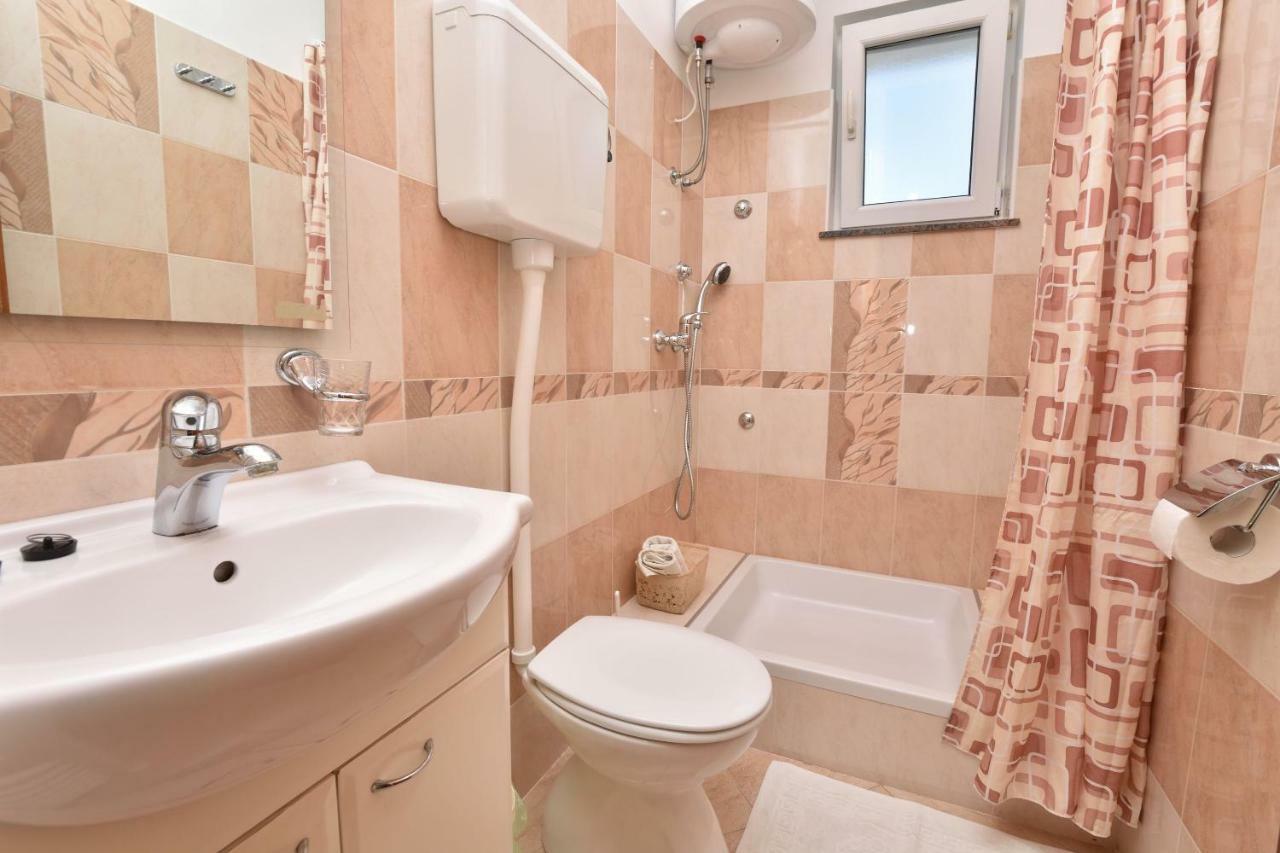 Apartments Brico Primosten Ngoại thất bức ảnh