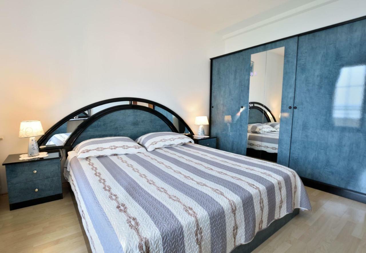 Apartments Brico Primosten Ngoại thất bức ảnh