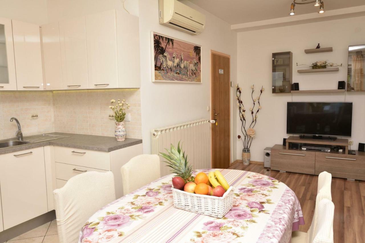 Apartments Brico Primosten Ngoại thất bức ảnh