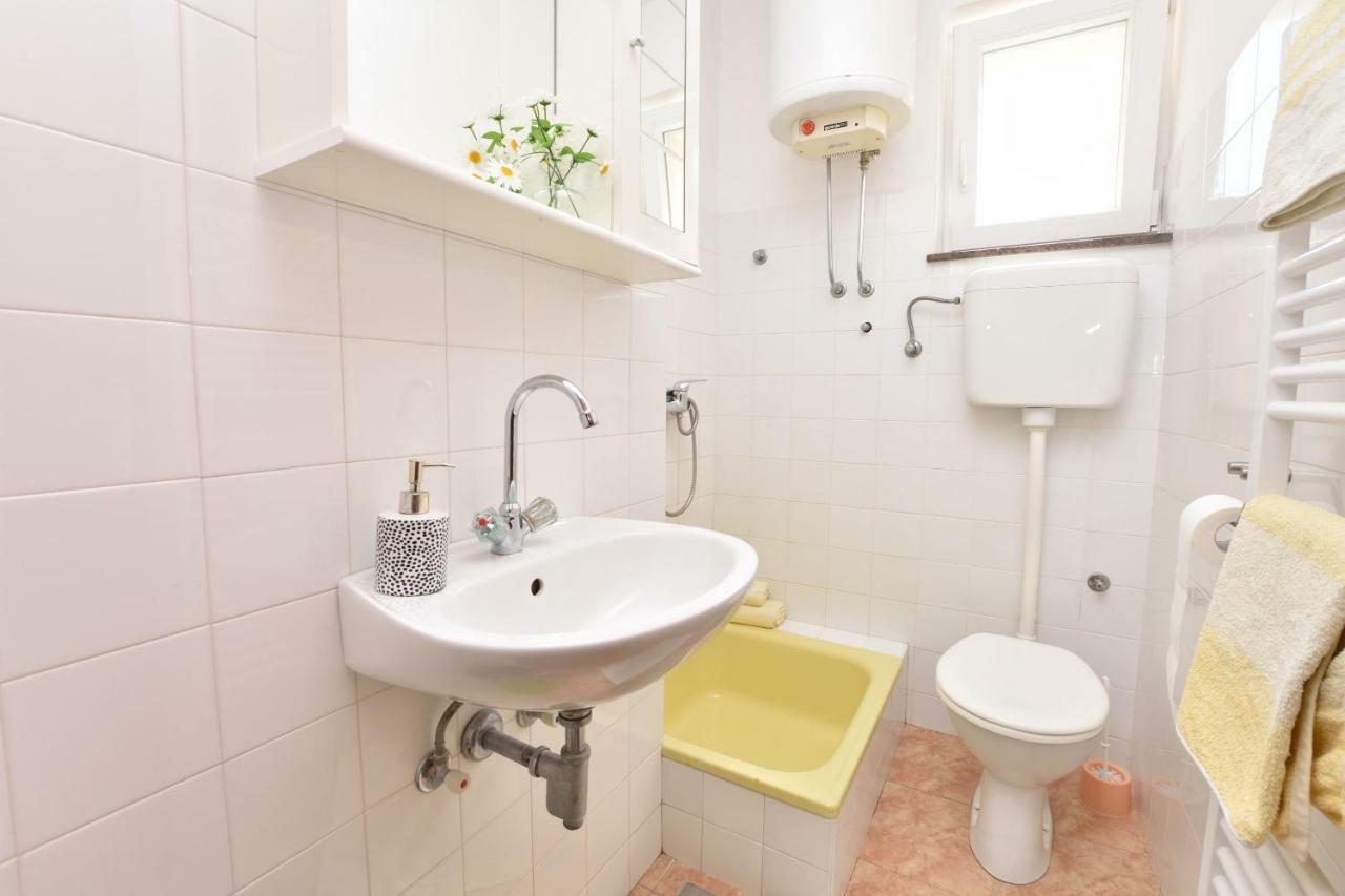 Apartments Brico Primosten Ngoại thất bức ảnh