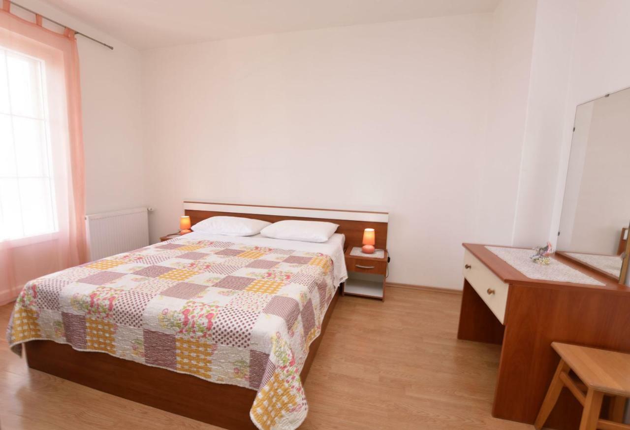 Apartments Brico Primosten Ngoại thất bức ảnh