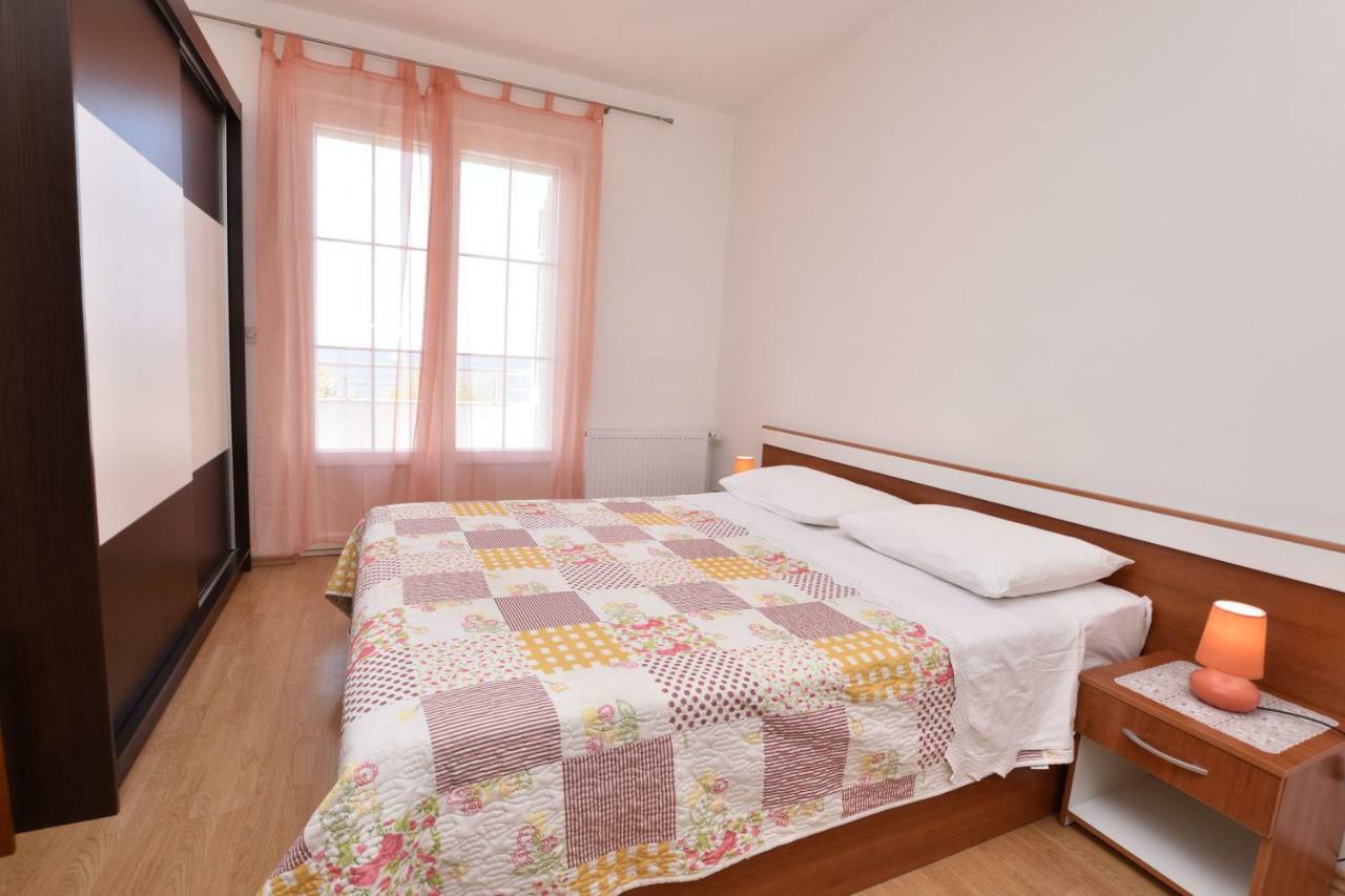 Apartments Brico Primosten Ngoại thất bức ảnh